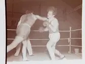 Boxning, Idrottshuset 1947.
 Matchbilder, Rolf Norling.