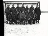 Bandy. ÖSK juniorlag, lagl. Bror Ståhl.