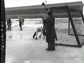 Bandy på Eyravallen. ÖSK -