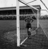 ÖSK-målvakt vid fotbollsmatch på Eyravallen.