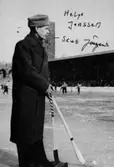 Bandy
Lagledare(ÖSK) Helge Jensen vid Stockholms stadion.