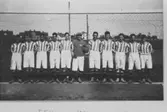 Örebro kamraternas fotbollslag.
Från vänster Hermer Juhlin, Anders Lööw, Börje Ericsson, Nisse Johansson, Harald Sandström, Folke Andersson, Martin Davidsson, Sven Fornell och bröderna Sven, Kurt o Gunnar Fransson