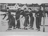 Bandy, Eyravallen.
Gammal bild från Karlstad Göta-ÖSK. Frv E.Gellert, E.Carlsson, A.Olsson, E.Östling, B.Johansson, R.Lindström, T.Eriksson