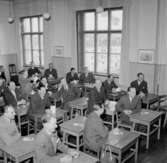 Olaus Petriskolan, klassrumsinteriör, kamratmöte, Gustaf Tillas avgångsklass från 1924.