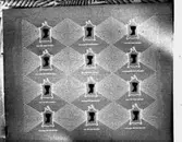 Omslagspapper med mönster.
Oscaria Skofabrik.