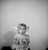 En liten flicka.Polerare Pettersson