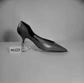 En sko.
Oscaria Skofabrik.