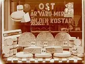 Konsums skyltfönster, ost.
