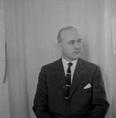 En man, bröstbild.Bilden tagen för eventuellt pass.