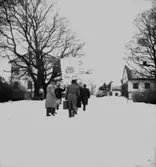 Grupp, Bergslagernas Jägargille, vid Karlslunds herrgård.
Henrik Diedens 60-årsdag.