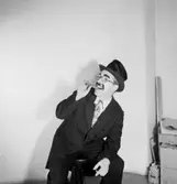 Underhållning, en clown.
Glada Potpuriet.