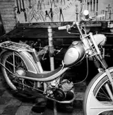 Mobergs Cykelaffär, interiör, en cykel.