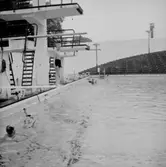 Simning, en pojke.
Hasse vid Gustavsvik.