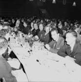 Oscarias 50 årsjubileum.Interiör, grupp.