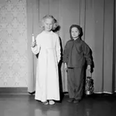 Svarta Örns, interiör, Luciafirande, en liten flicka och en pojke.