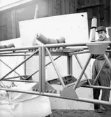 Vretstorpsverken, fabriksbyggnad, en man.