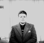 En man, bröstbild.FredrikssonBilden tagen för pass.