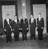 Svarta Örns ordens styrande råd, interiör, fem män.