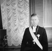 Svarta Örns ordens styrande råd, interiör, en man.