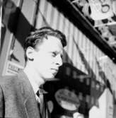 En man.Ewert, Sedells personal.