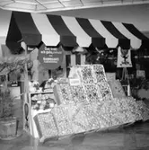 Konsthallens varumässa, interiör, Hakonbolagets fruktavdelning.