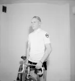 En man med cykel.
Rune Berglund