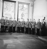 Whispering Band på Teknis, elva män med musikinstrument.