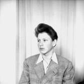 En ung man, bröstbild.Hans Källander