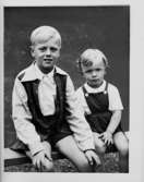 Två pojkar.Olle Blomé