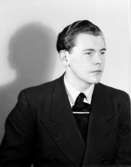 En ung man, bröstbild.Erik Hedström