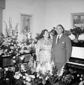 Rumsinteriör, ett par.
Haglinds 50-årsdag.