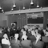 Julfest på restaurang Stortorget, interiör, grupp.