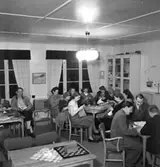 Axbergs bygdegård, interiör, grupp.