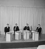 Holmströms orkester, fyra män med musikinstrument.