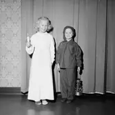 Svarta Örns, interiör, Luciafirande, en liten flicka och en pojke.