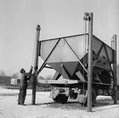 Vretstorpsverken, fabriksbyggnader, en man.