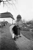 Kållereds kyrka första söndagen i advent, år 1983. Kållereds kyrka är från 1200-talet. Klockstapeln från 1691.

Fotografi taget av Harry Moum, HUM, Mölndals-Posten, vecka 48, år 1983.