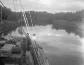 Örebromotiv. Båt med passagerare.
27 augusti 1940.