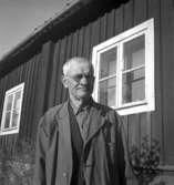 Skyllberg. Bostadshus, en man.F.A. Eriksson.4 september 1945