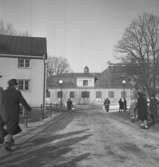 Karolinska läroverket, biblioteket.
18 mars 1946