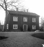 Ekeby prästgård, exteriör.
4 januari 1949.