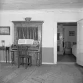 Siggebohyttans bergsmansgård, interiör av Röda rummet.
Sid. 21, Siggebohyttan.