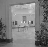 Örebro läns museum, utställningen Glas och textil, Orrefors, Sofia Widén och Alice Lund.
9-20 oktober 1954.