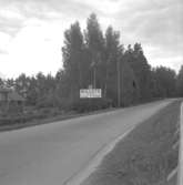 Örebro, vägskylt.
17 juli 1954.