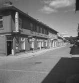 Bostadshus och affärsbyggnader. Kungsgatan 25, Lindesberg.
juli - augusti 1955.