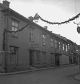 Bostadshus och affärsbyggnad. Sundsbrogatan 16, Askersund.
juli - december 1956.