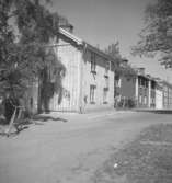 Bostadshus, Stora Bergsgatan 3-5, Askersund.
juli - december 1956.