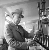 Kopparbergs bryggeri, interiör, en man.
Bryggmästare Järnberg