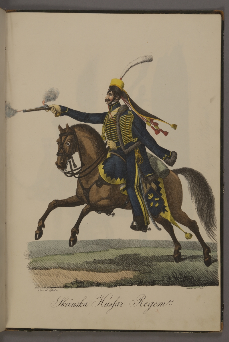 Kjell Hedberg, Plansch med uniform för Skånska husarregementet. Plansch i färgtryck efter original av Johan Sjöholm. Ingår i planschsamlingen Kongliga svenska arméens uniformer utgiven som stentryck av Müller 1825.