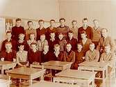 Vasaskolan, klassrumsinteriör, klass 8E, sal 28.25 pojkar med lärare Birger Önnegren.